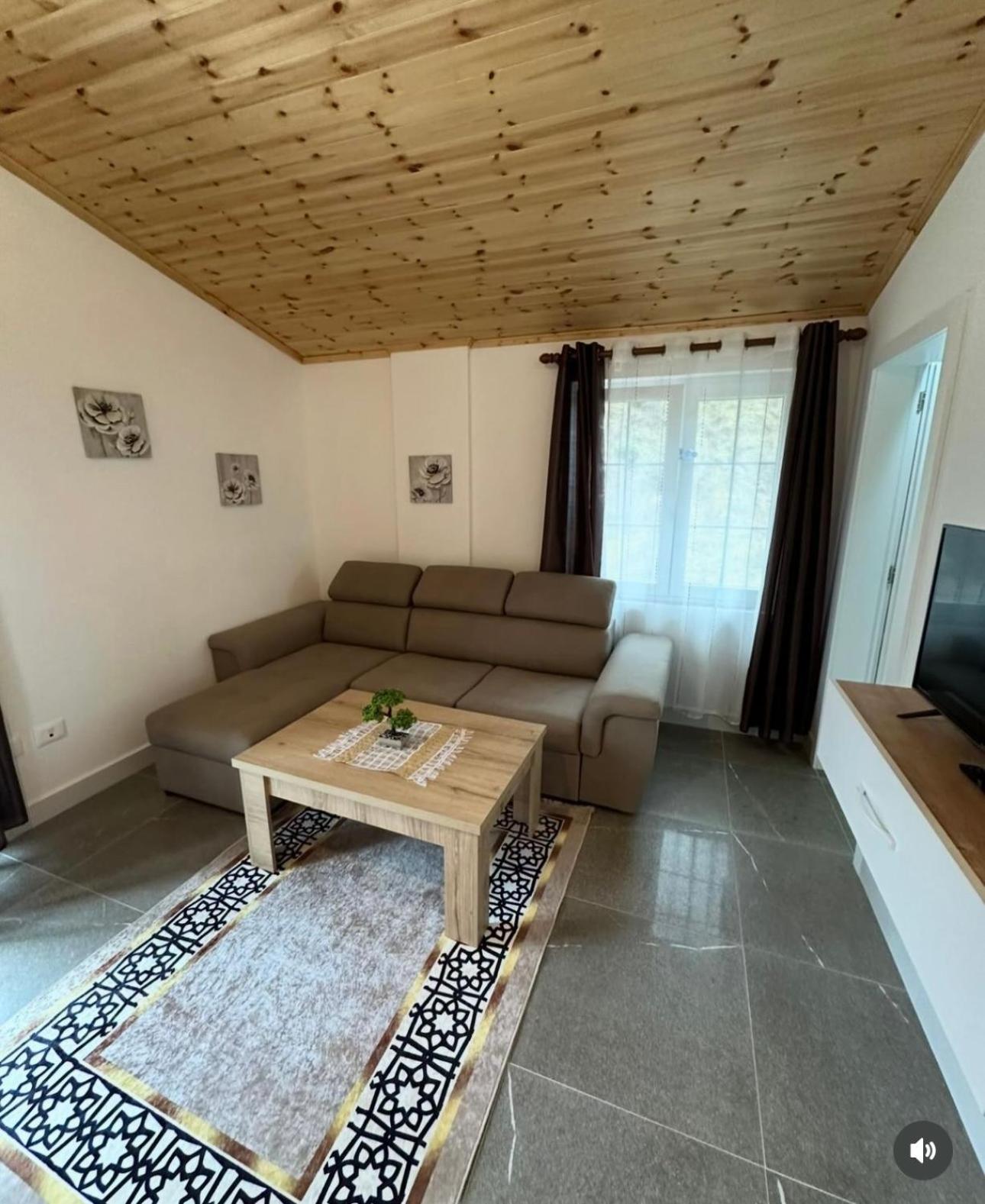 Qyteza Guest House & Camping Shkoder Luaran gambar